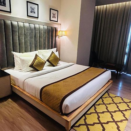 Hotel Sakura Gold Gurgaon Eksteriør billede