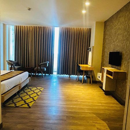 Hotel Sakura Gold Gurgaon Eksteriør billede