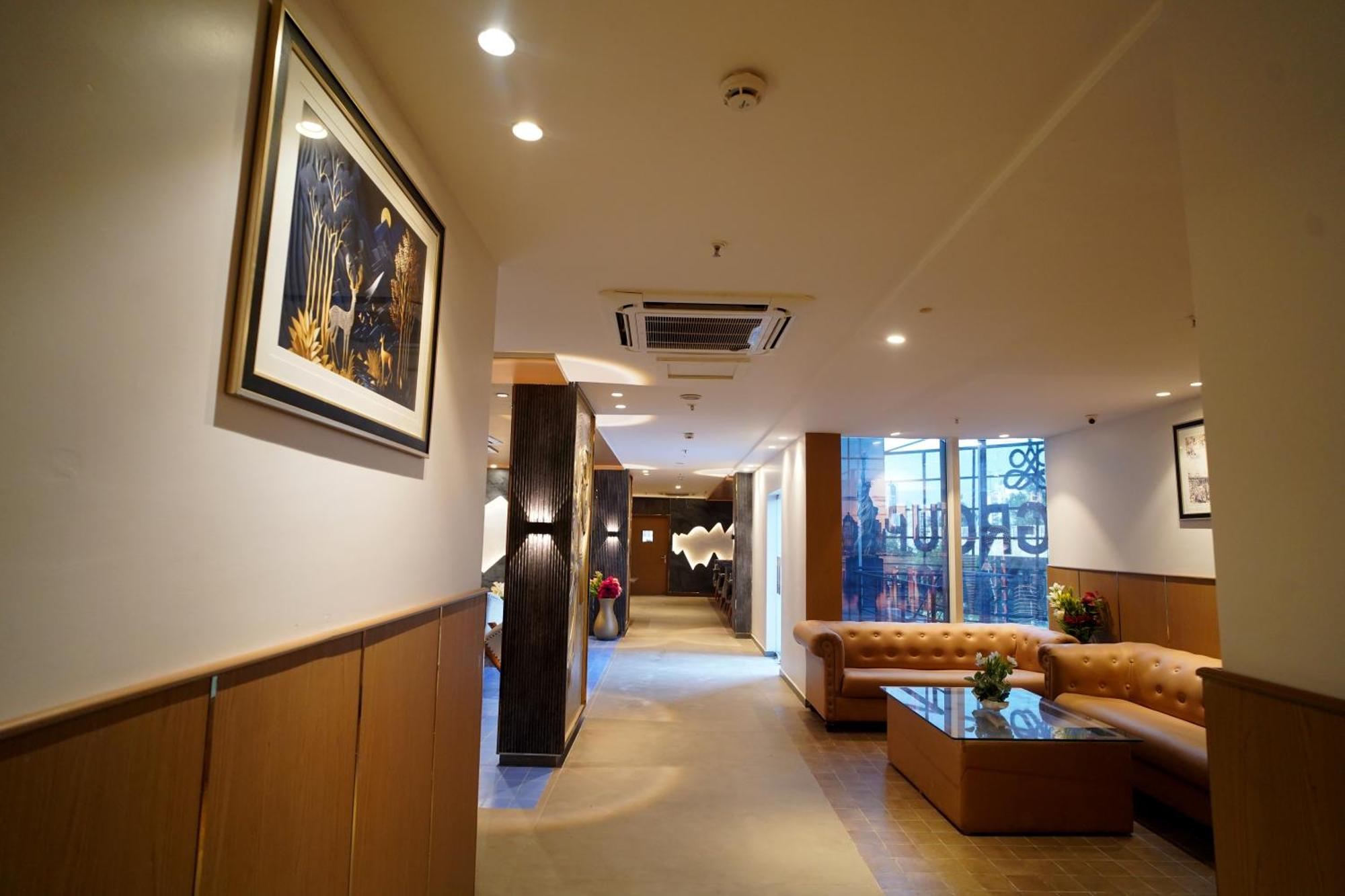 Hotel Sakura Gold Gurgaon Eksteriør billede