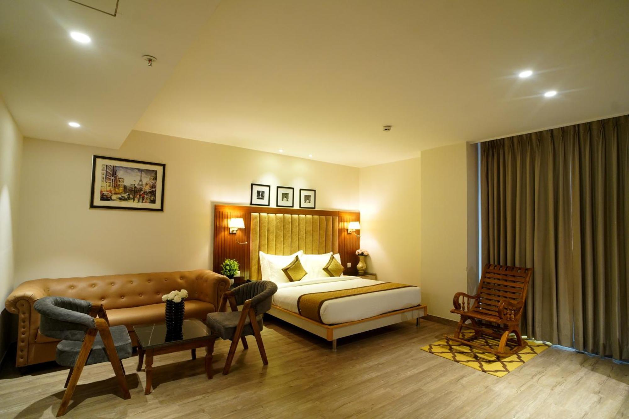 Hotel Sakura Gold Gurgaon Eksteriør billede