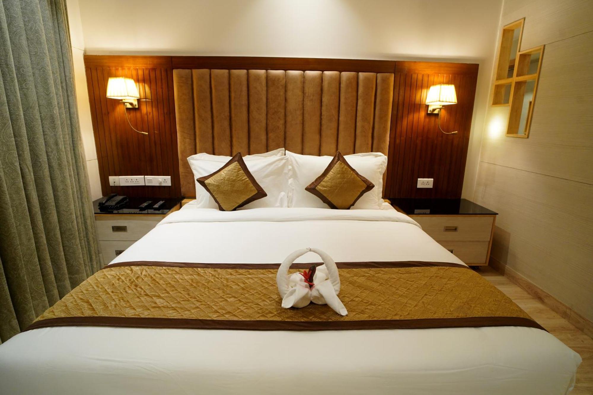Hotel Sakura Gold Gurgaon Eksteriør billede