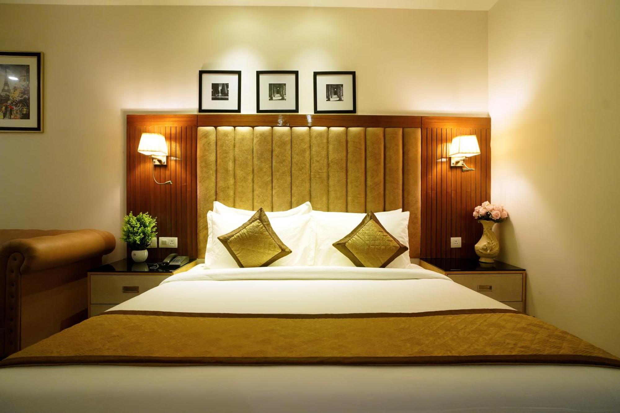 Hotel Sakura Gold Gurgaon Eksteriør billede