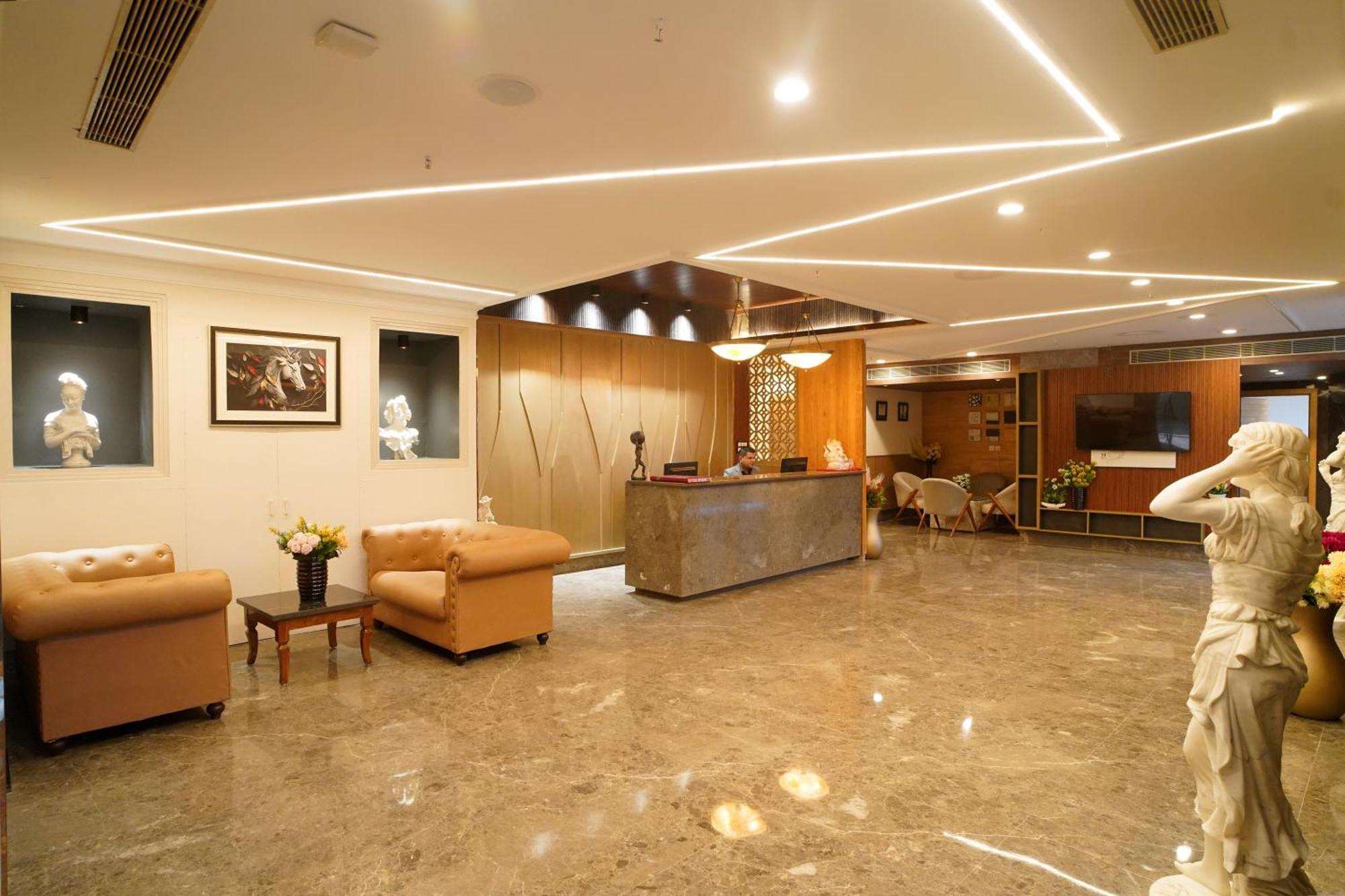 Hotel Sakura Gold Gurgaon Eksteriør billede