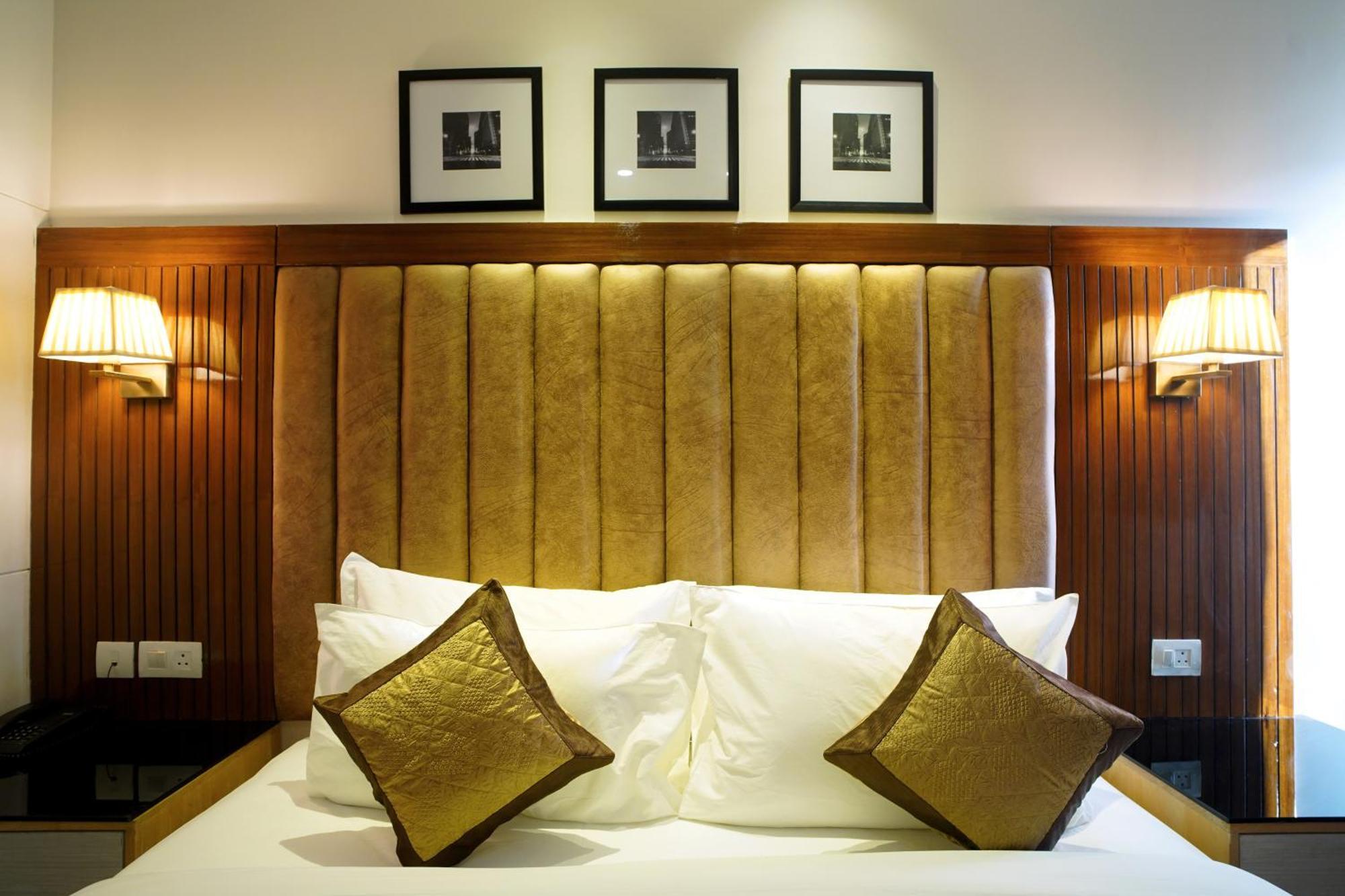 Hotel Sakura Gold Gurgaon Eksteriør billede