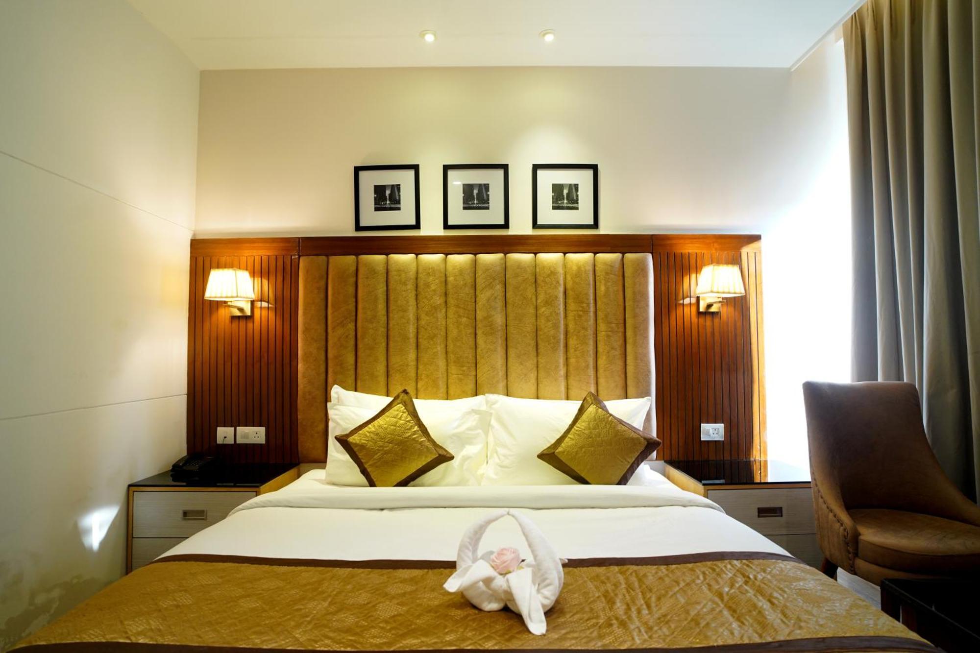 Hotel Sakura Gold Gurgaon Eksteriør billede
