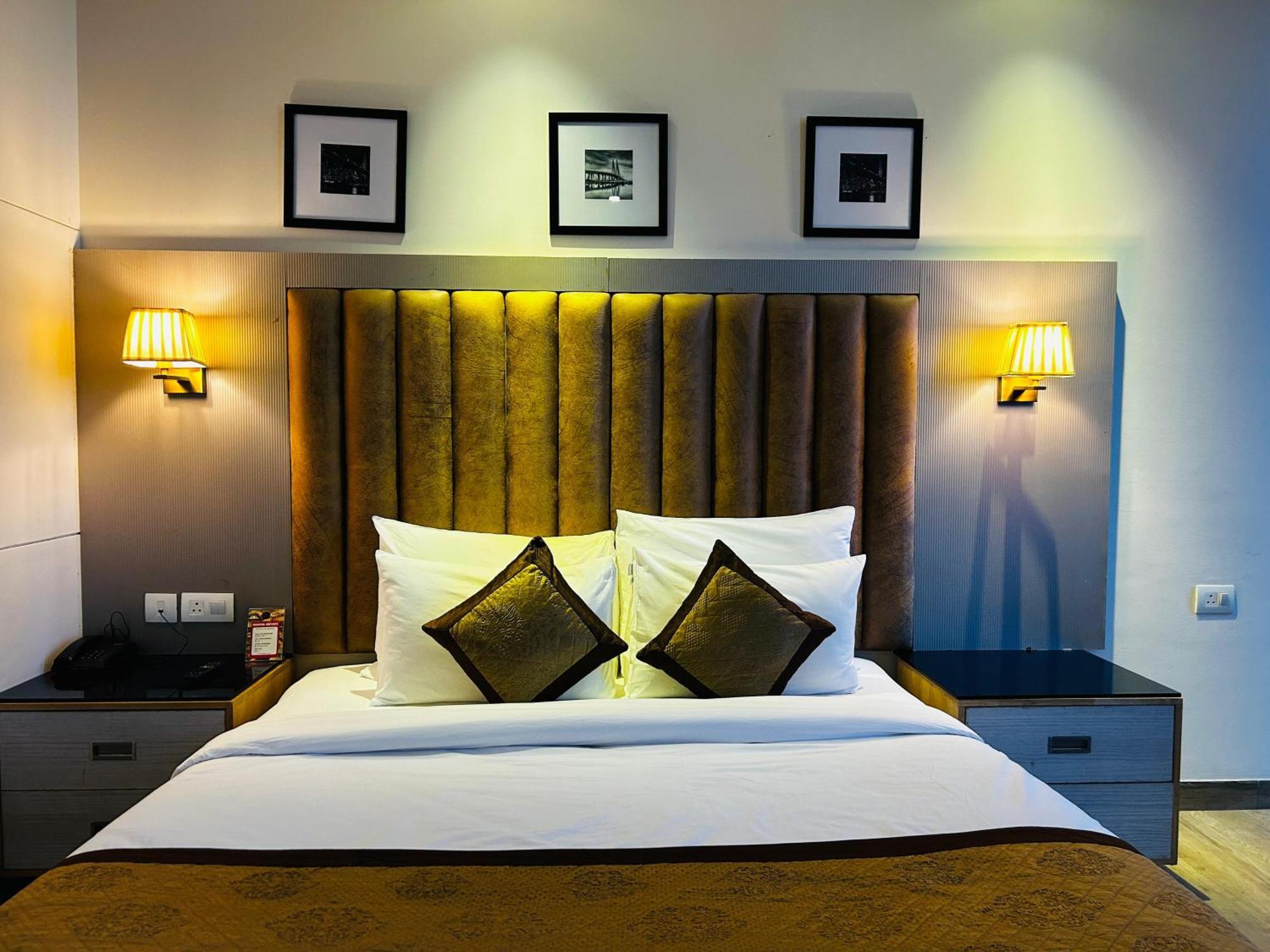 Hotel Sakura Gold Gurgaon Eksteriør billede