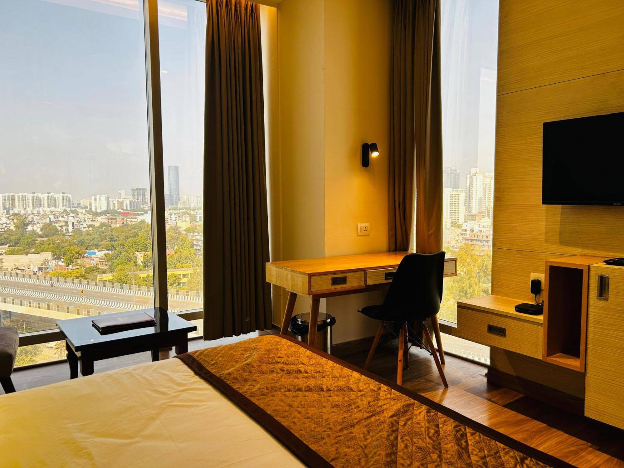 Hotel Sakura Gold Gurgaon Eksteriør billede