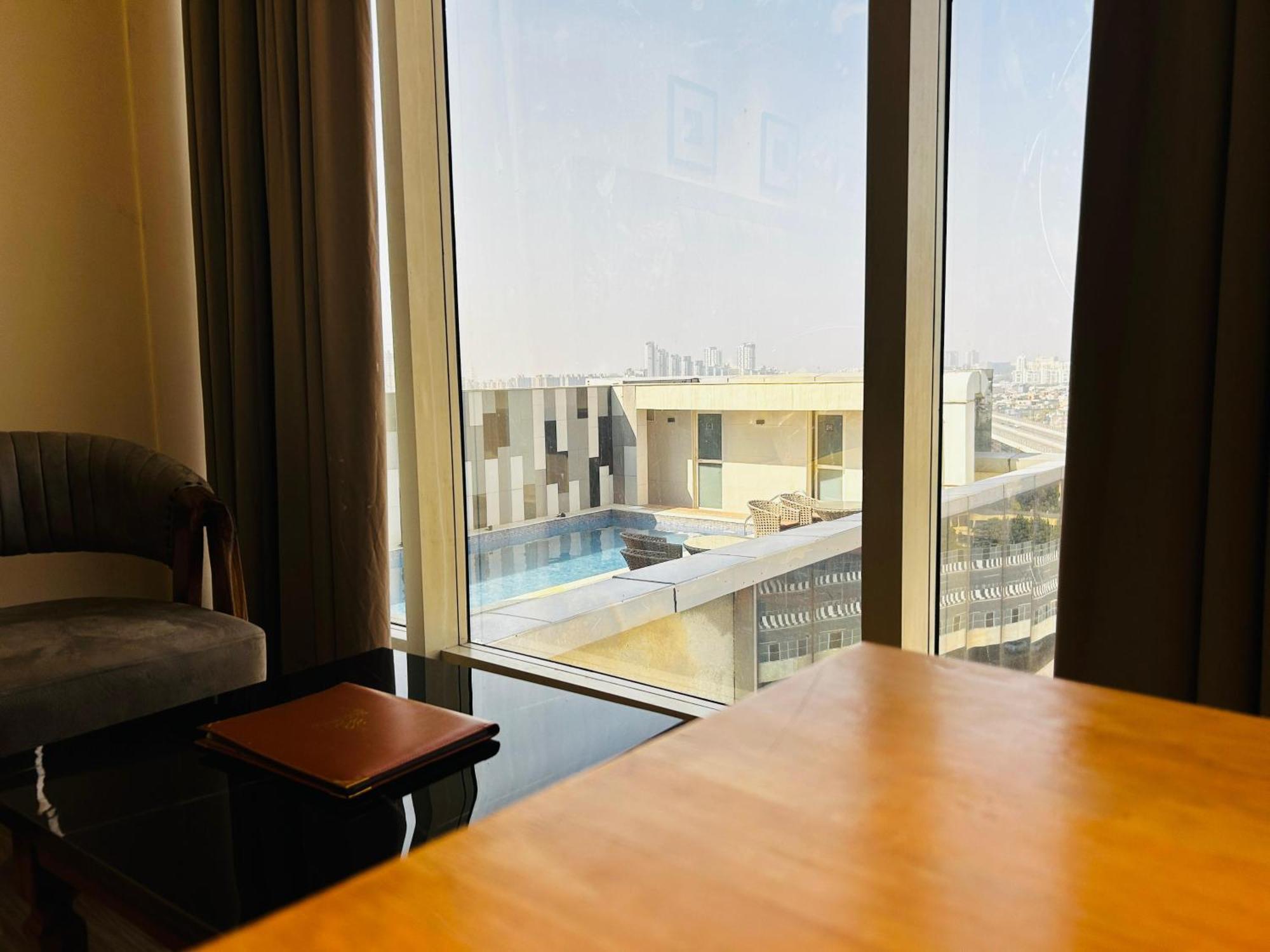 Hotel Sakura Gold Gurgaon Eksteriør billede