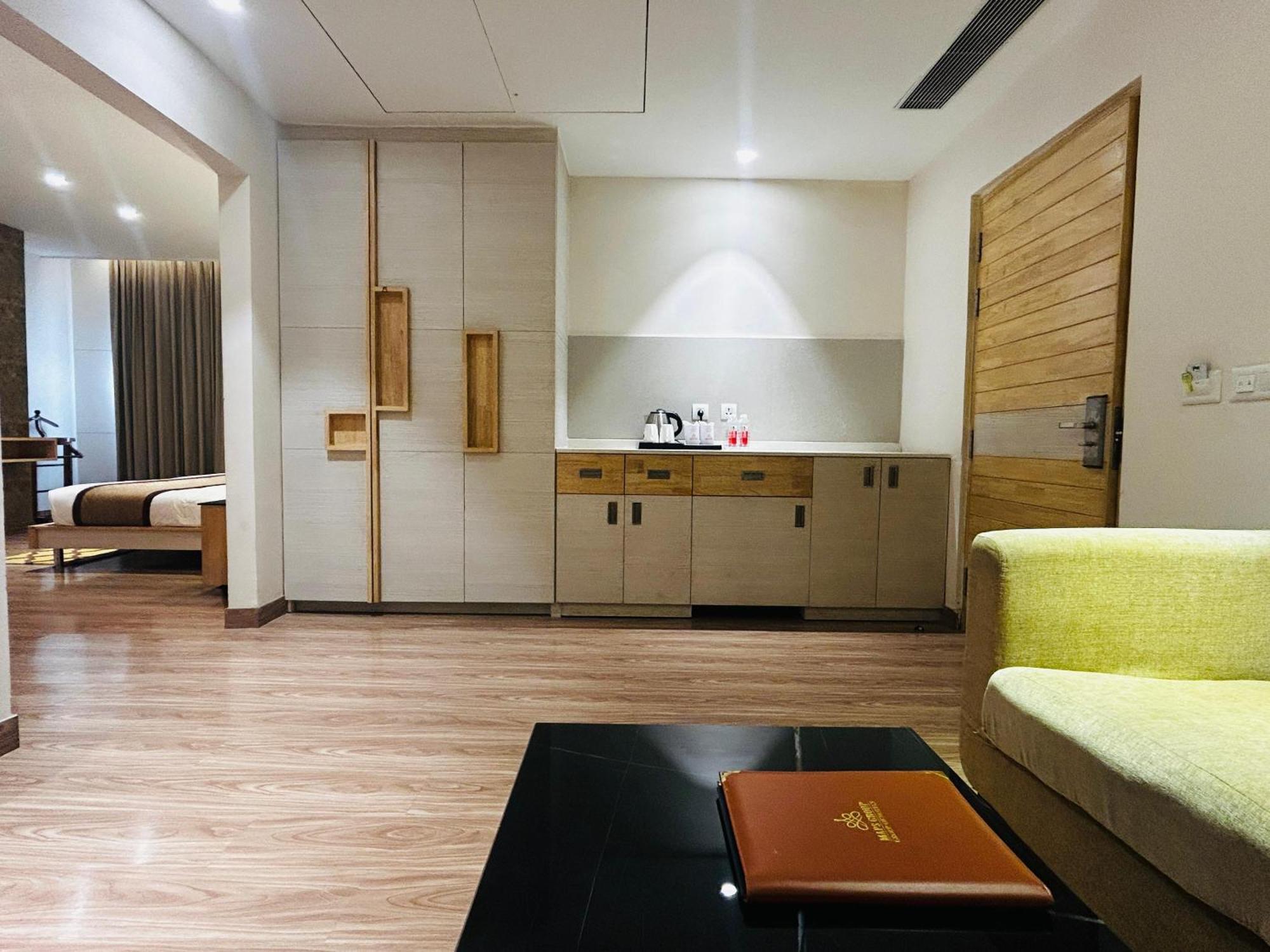 Hotel Sakura Gold Gurgaon Eksteriør billede