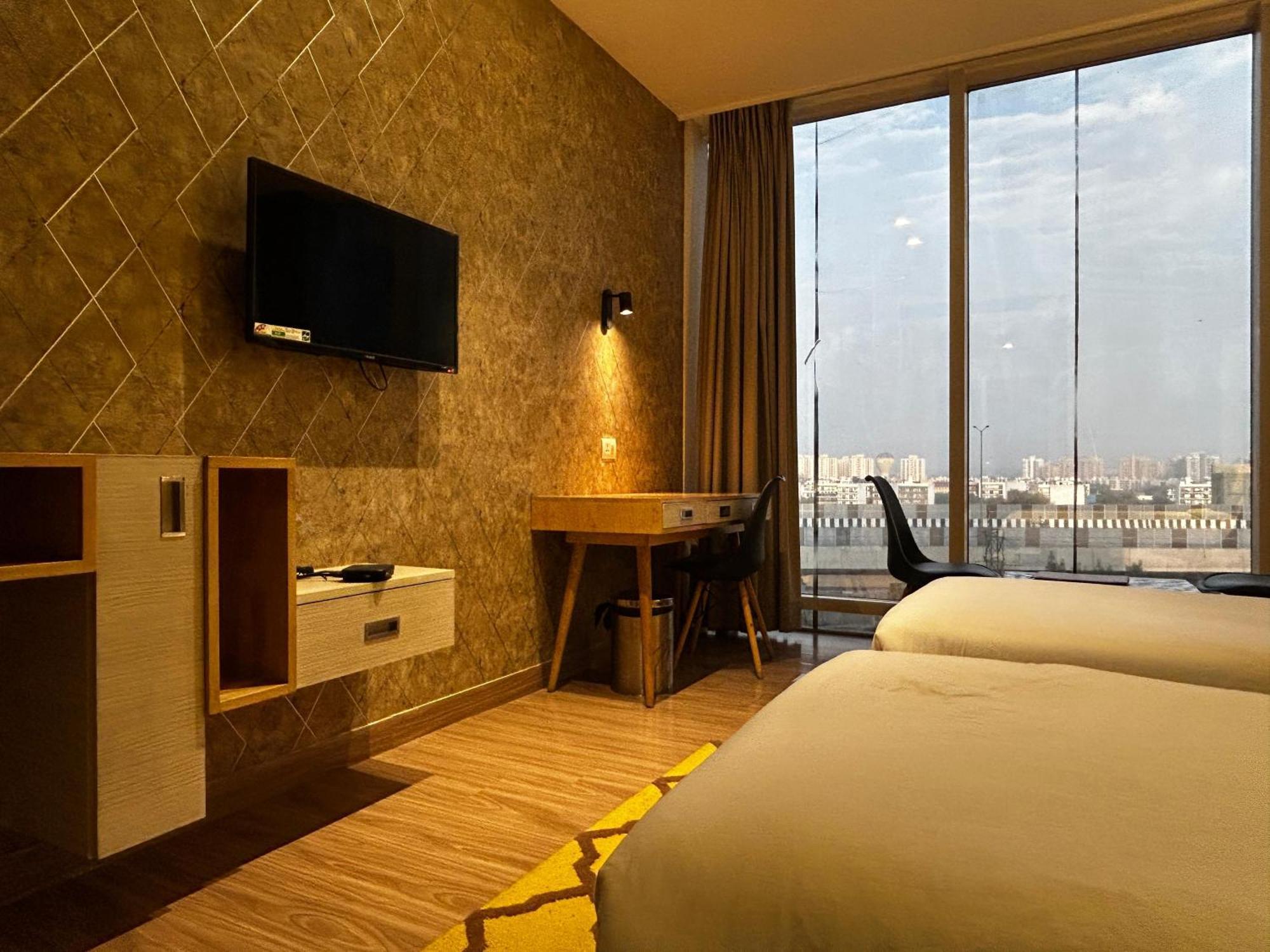 Hotel Sakura Gold Gurgaon Eksteriør billede